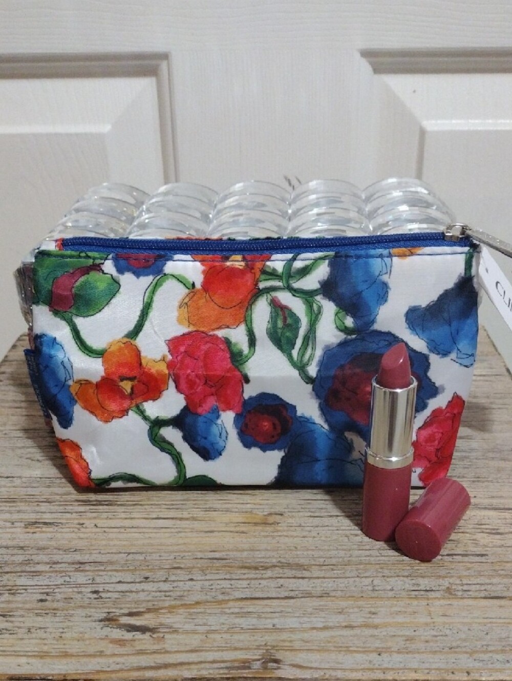 Clinique Multicolor Floral Cosmetic Pouch with Plum Lipstick (plum pop) 🆕